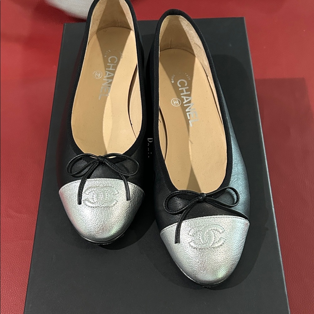CHANEL Women's Black and Silver Flats